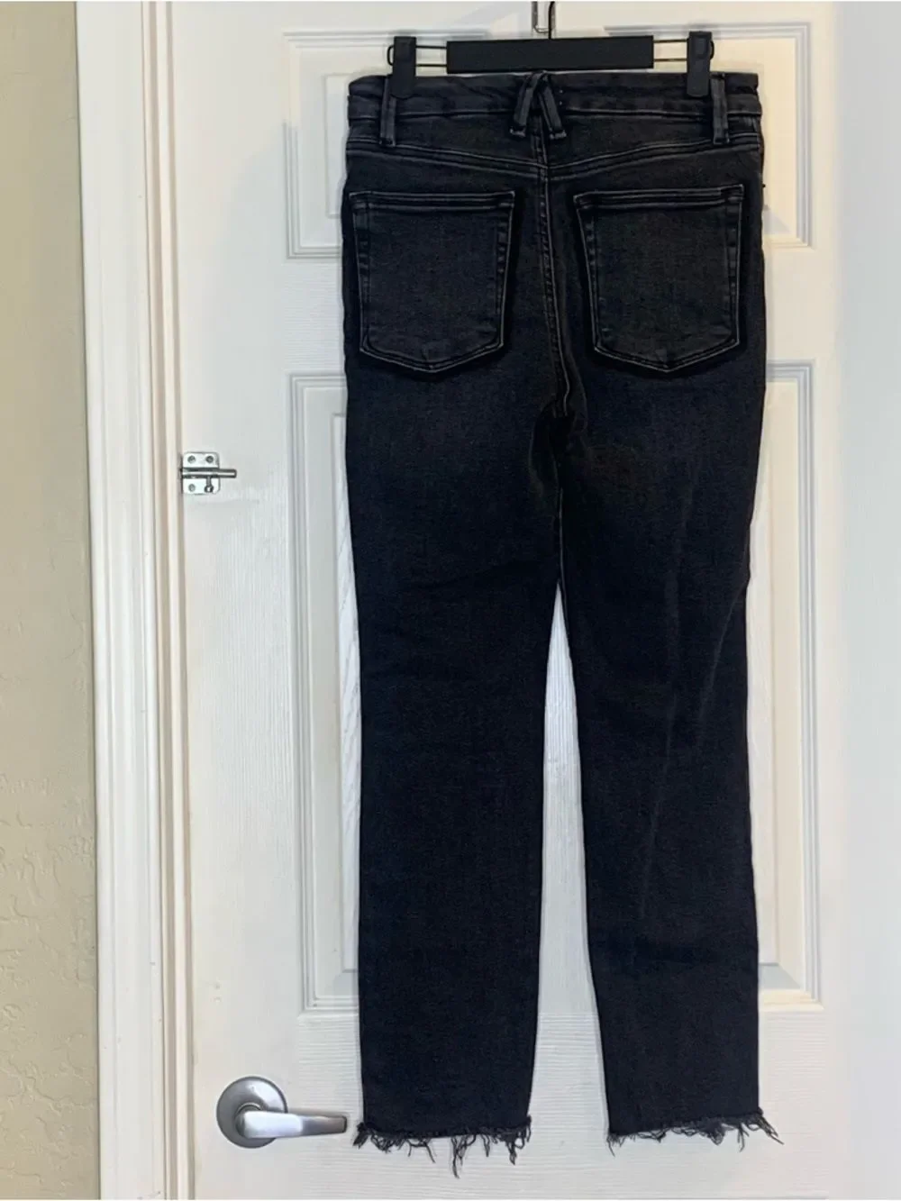 Good American Black Jeans Size 4/27 Raw Sharkbite Hem